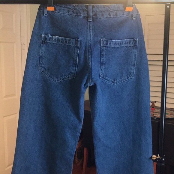 Pretty Little Thing Medium Blue Wide Leg Turn Up Hem Jeans - Picture 12 of 16
